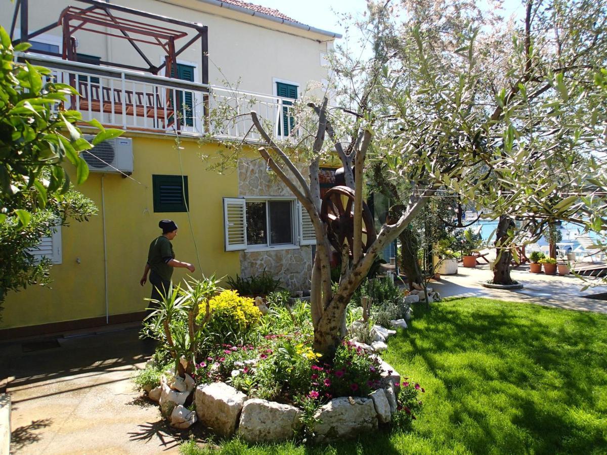 Apartments By The Sea Blace, Neretva Delta - Usce Neretve - 16068 Exteriör bild